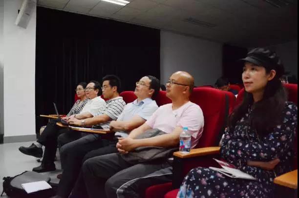 美国福德汉姆大学终身教授兰斯·斯特拉特赴华师大U8集团做讲座